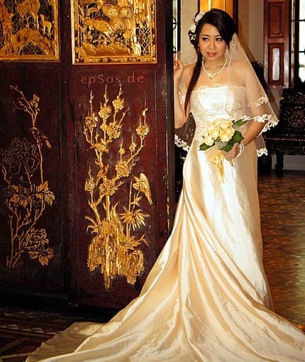 White Wedding Bridal Dress
